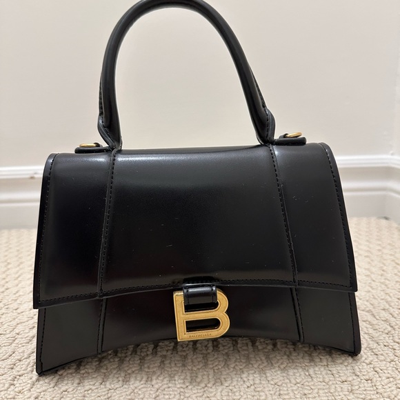 Black Handbag - Picture 1 of 11
